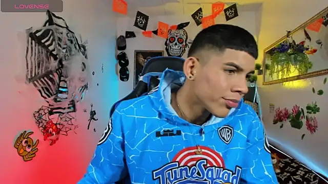 Snapshot of Damian_latinxxx chatting on October 2025 02:56:01 AM Damian latinxxx online show from October 2025 02:56:01 AM