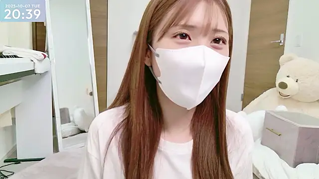 Snapshot of -SHINON- chatting on October 2025 11:40:01 AM -SHINON- online show from October 2025 11:40:01 AM