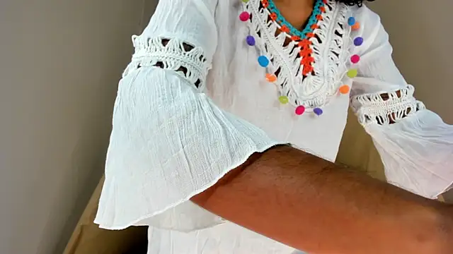 Ariella Ruiz online show from October 2025 12:04:01 PM