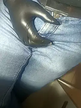 Snapshot of franko1987 chatting on December 2024 06:41:01 AM franko1987 online show from December 2024 06:41:01 AM