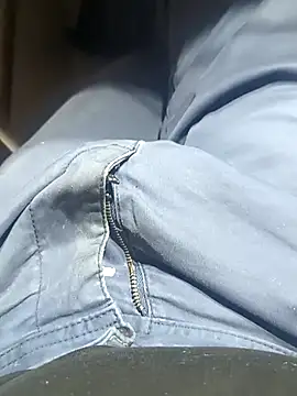 Snapshot of franko1987 chatting on December 2024 06:43:02 AM franko1987 online show from December 2024 06:43:02 AM