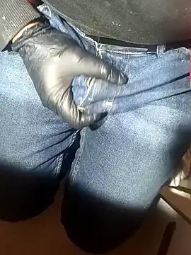 Snapshot of franko1987 chatting on December 2024 06:23:01 AM franko1987 online show from December 2024 06:23:01 AM