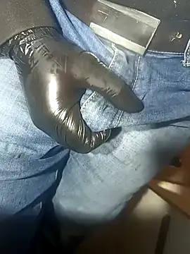 Snapshot of franko1987 chatting on January 2025 05:52:01 AM franko1987 online show from January 2025 05:52:01 AM