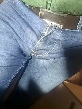 Snapshot of franko1987 chatting on February 2025 05:10:01 AM franko1987 online show from February 2025 05:10:01 AM