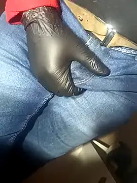 Snapshot of franko1987 chatting on February 2025 12:00:02 PM franko1987 online show from February 2025 12:00:02 PM