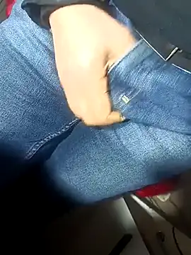 Snapshot of franko1987 chatting on February 2025 01:06:01 PM franko1987 online show from February 2025 01:06:01 PM