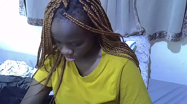 Snapshot of Thicky_kyla chatting on February 2025 04:36:02 AM Thicky kyla online show from February 2025 04:36:02 AM