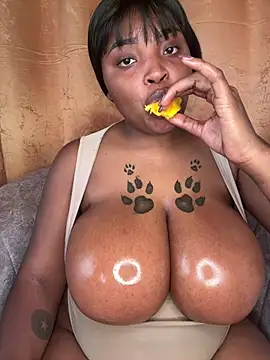 Snapshot of Savage_baby chatting on March 2025 10:32:02 AM Savage baby online show from March 2025 10:32:02 AM