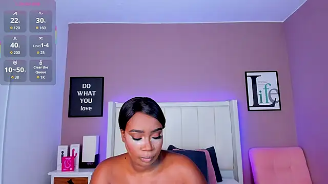 Britanymooree online show from October 2025 07:49:02 PM