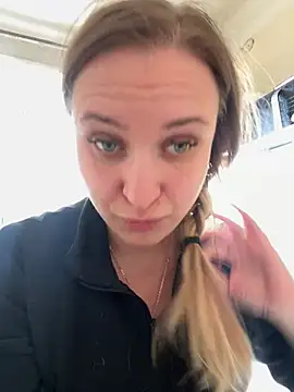 Snapshot of OlgaBuzzz chatting on March 2025 10:06:02 AM OlgaBuzzz online show from March 2025 10:06:02 AM