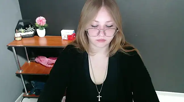 Snapshot of lady_minx chatting on December 2024 07:26:02 AM lady minx online show from December 2024 07:26:02 AM
