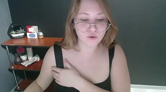 Snapshot of lady_minx chatting on December 2024 10:24:01 AM lady minx online show from December 2024 10:24:01 AM