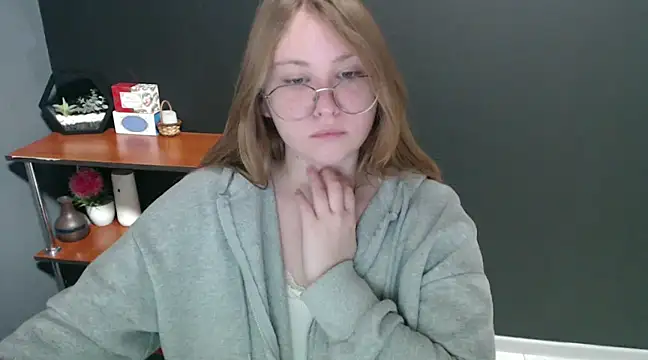Snapshot of lady_minx chatting on December 2024 10:45:01 AM lady minx online show from December 2024 10:45:01 AM