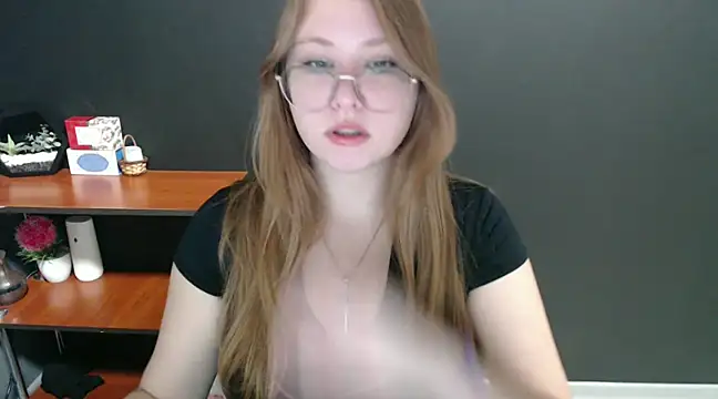 Snapshot of lady_minx chatting on December 2024 07:20:02 AM lady minx online show from December 2024 07:20:02 AM