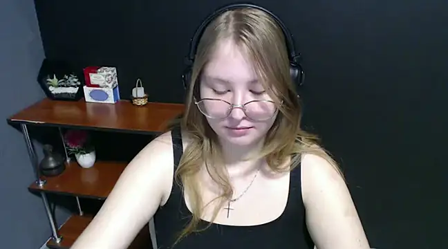 Snapshot of lady_minx chatting on January 2025 10:53:02 AM lady minx online show from January 2025 10:53:02 AM