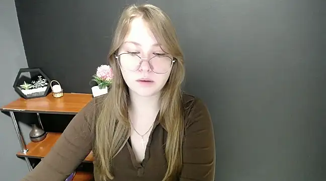 Snapshot of lady_minx chatting on February 2025 07:28:02 AM lady minx online show from February 2025 07:28:02 AM