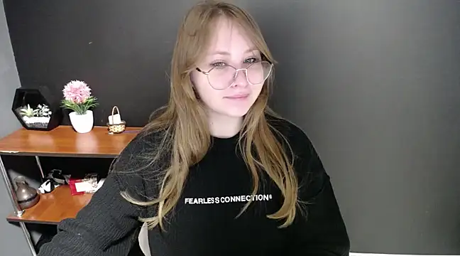 Snapshot of lady_minx chatting on March 2025 07:30:02 AM lady minx online show from March 2025 07:30:02 AM