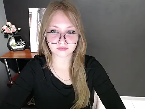 Snapshot of lady_minx chatting on October 2025 06:56:01 AM lady minx online show from October 2025 06:56:01 AM