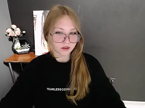 Snapshot of lady_minx chatting on October 2025 06:46:02 AM lady minx online show from October 2025 06:46:02 AM