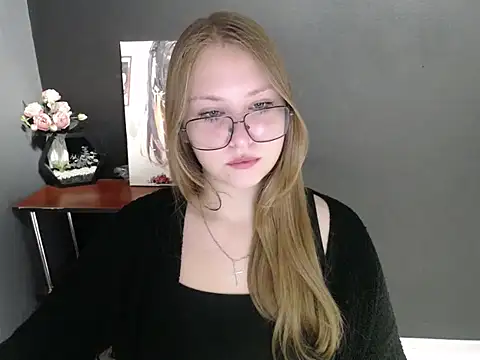 Snapshot of lady_minx chatting on October 2025 06:25:02 AM lady minx online show from October 2025 06:25:02 AM