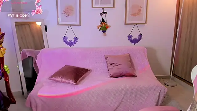 Veronica isaza   online show from October 2025 01:11:01 PM