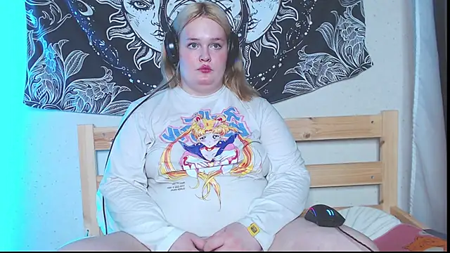 Snapshot of rozzhaos8 chatting on September 2025 06:20:01 PM rozzhaos8 online show from September 2025 06:20:01 PM