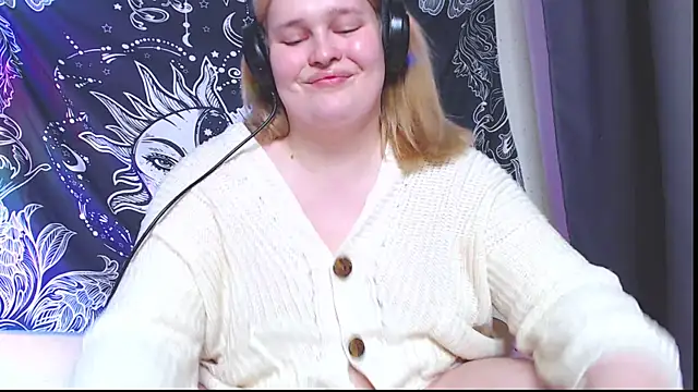 Snapshot of rozzhaos8 chatting on September 2025 07:52:02 PM rozzhaos8 online show from September 2025 07:52:02 PM