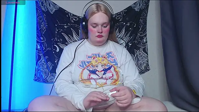 Snapshot of rozzhaos8 chatting on November 2025 10:53:02 PM rozzhaos8 online show from November 2025 10:53:02 PM