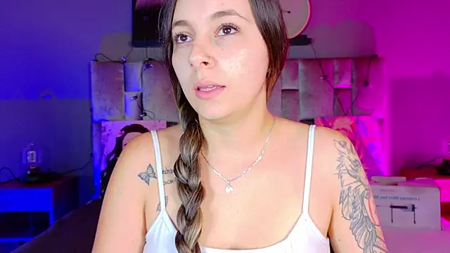 Snapshot of AmbarHills_1 chatting on October 2025 11:34:02 AM AmbarHills 1 online show from October 2025 11:34:02 AM