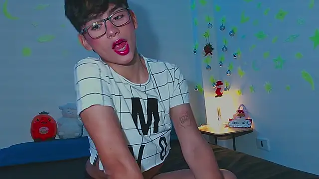 Snapshot of arnold_laurent_ chatting on December 2024 10:57:02 PM arnold laurent online show from December 2024 10:57:02 PM