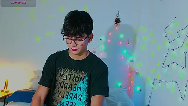 Snapshot of arnold_laurent_ chatting on December 2024 11:16:01 PM arnold laurent online show from December 2024 11:16:01 PM