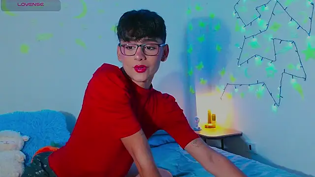 Snapshot of arnold_laurent_ chatting on January 2025 10:19:01 PM arnold laurent online show from January 2025 10:19:01 PM