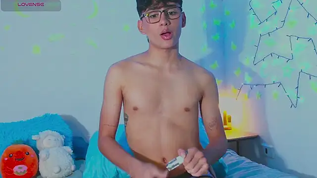 Snapshot of arnold_laurent_ chatting on January 2025 03:15:01 AM arnold laurent online show from January 2025 03:15:01 AM