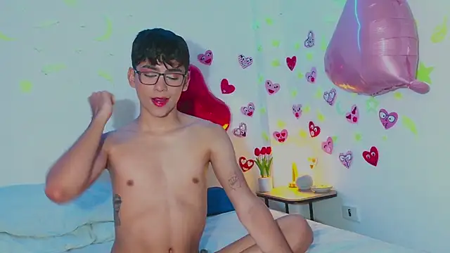 Snapshot of arnold_laurent_ chatting on February 2025 01:13:01 AM arnold laurent online show from February 2025 01:13:01 AM