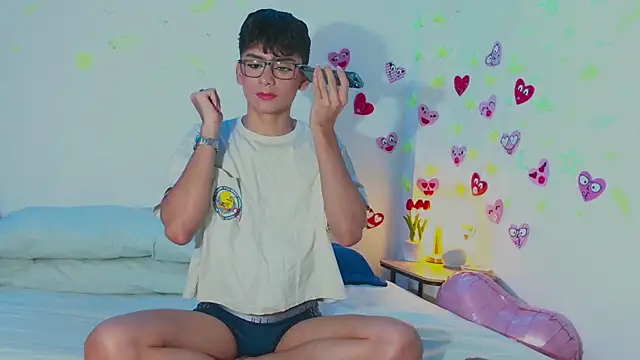 Snapshot of arnold_laurent_ chatting on February 2025 08:22:01 PM arnold laurent online show from February 2025 08:22:01 PM