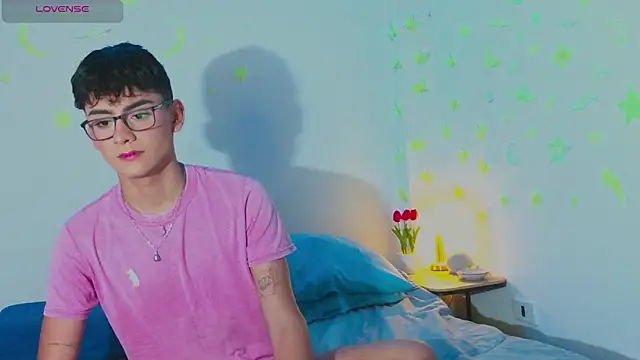 Snapshot of arnold_laurent_ chatting on March 2025 08:54:01 PM arnold laurent online show from March 2025 08:54:01 PM