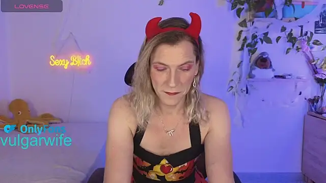 vulgar wife online show from October 2025 04:46:01 PM