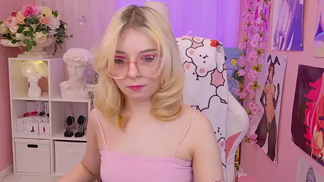 Coconut Mia online show from January 2025 09:47:02 PM