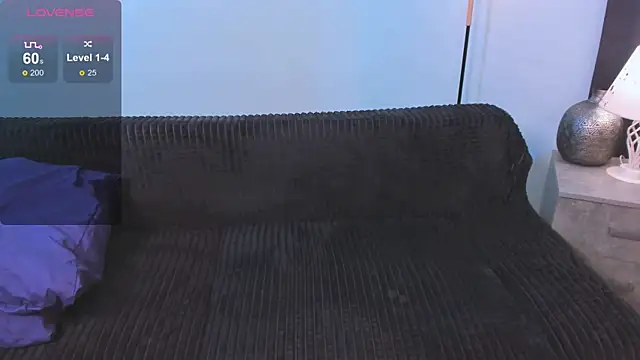 Snapshot of Frostyy_fire chatting on December 2024 07:20:01 PM Frostyy fire online show from December 2024 07:20:01 PM