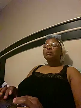 Snapshot of Nomthie chatting on March 2025 06:54:02 PM Nomthie online show from March 2025 06:54:02 PM