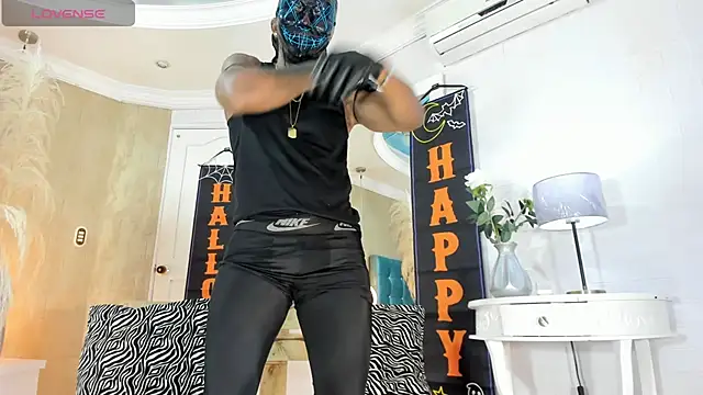 Snapshot of RicoBrown777_ chatting on October 2025 04:42:01 AM RicoBrown777 online show from October 2025 04:42:01 AM