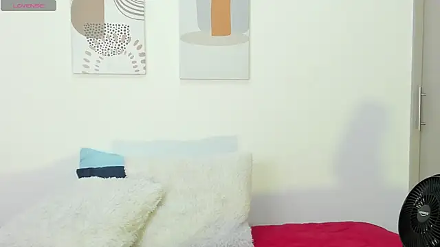 Evawalker  online show from November 2025 04:47:01 AM