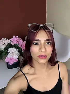 Snapshot of Scarlet_Red_ chatting on October 2025 02:25:01 PM Scarlet Red online show from October 2025 02:25:01 PM