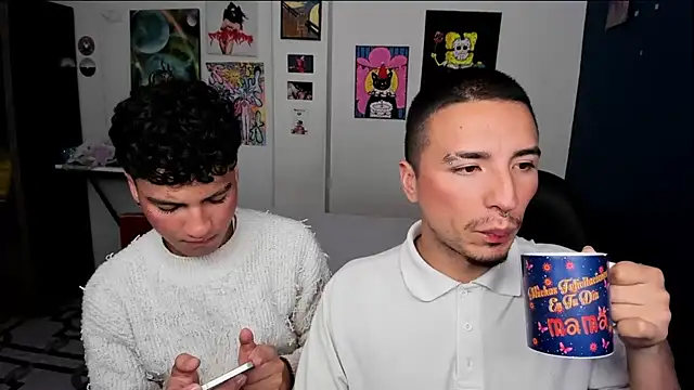 Snapshot of sweet_boys_xx chatting on October 2025 04:32:01 AM sweet boys xx online show from October 2025 04:32:01 AM