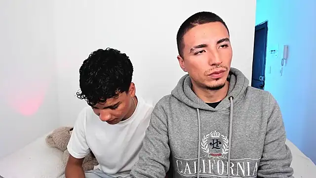 Snapshot of sweet_boys_xx chatting on October 2025 06:13:02 PM sweet boys xx online show from October 2025 06:13:02 PM