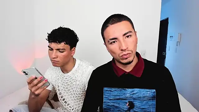 Snapshot of sweet_boys_xx chatting on October 2025 08:57:01 PM sweet boys xx online show from October 2025 08:57:01 PM