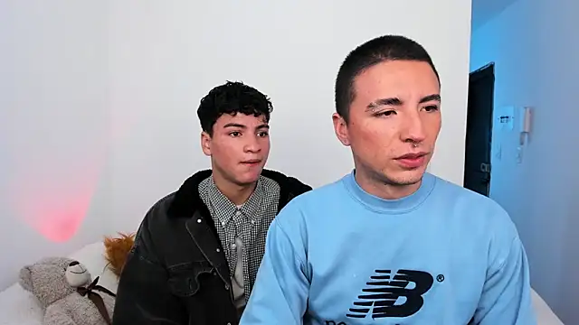 Snapshot of sweet_boys_xx chatting on November 2025 12:17:01 PM sweet boys xx online show from November 2025 12:17:01 PM