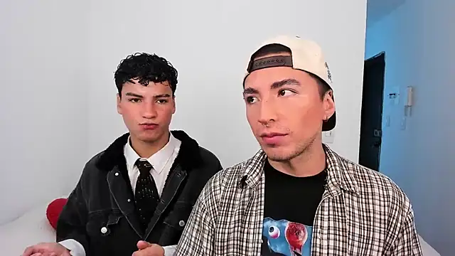 Snapshot of sweet_boys_xx chatting on November 2025 01:01:02 PM sweet boys xx online show from November 2025 01:01:02 PM