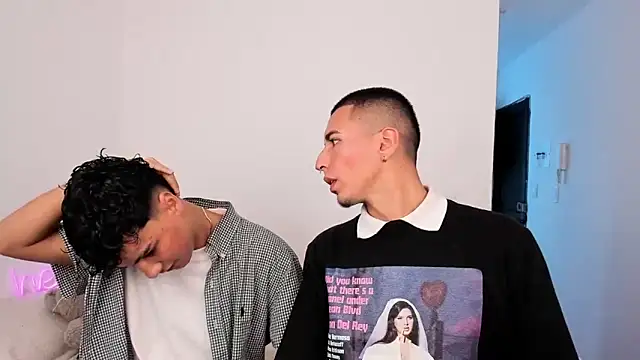 Snapshot of sweet_boys_xx chatting on November 2025 12:37:01 PM sweet boys xx online show from November 2025 12:37:01 PM