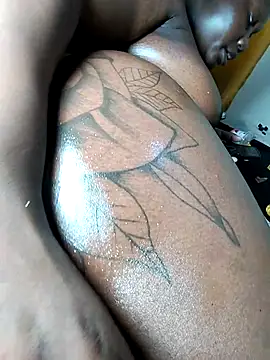 Snapshot of Hugemassivebootie chatting on September 2025 07:01:01 AM Hugemassivebootie online show from September 2025 07:01:01 AM